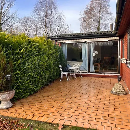 Prázdninový dům Charming In Peaceful Area