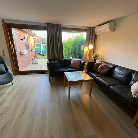 Prázdninový dům Charming In Peaceful Area