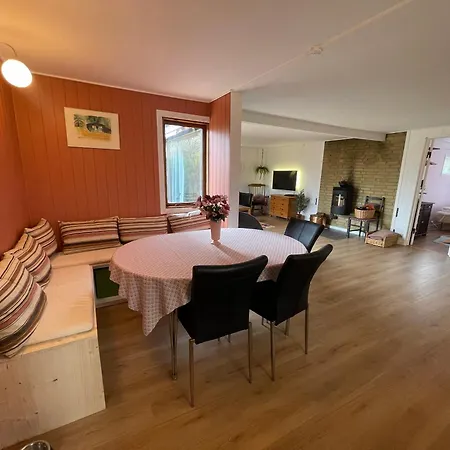 Holiday home Charming In Peaceful Area *