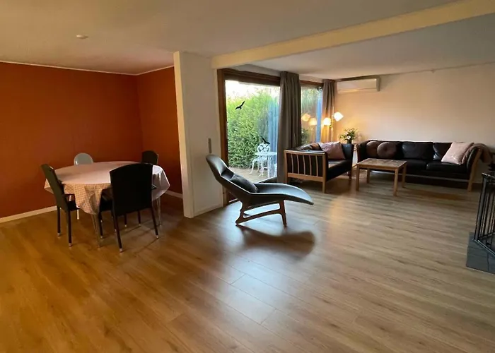 Charming In Peaceful Area *